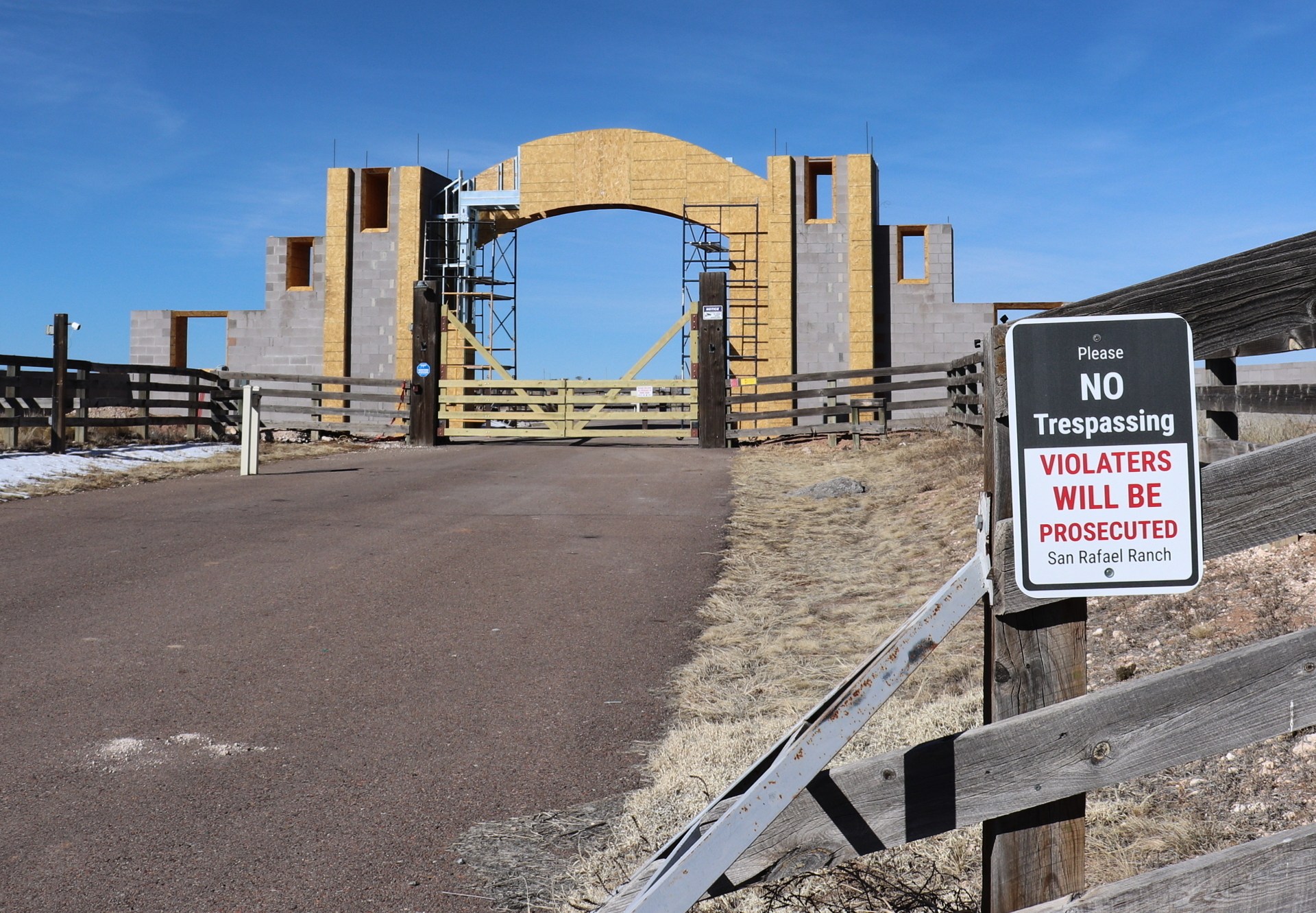 Pencarian di peternakan Epstein di New Mexico yang menyita perhatian.