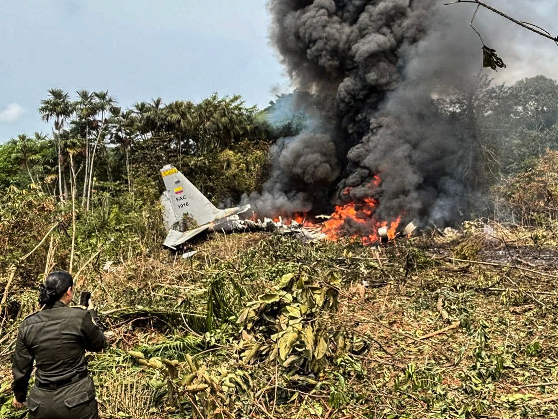 Pesawat Angkatan Udara Kolombia jatuh, penyintas diselamatkan